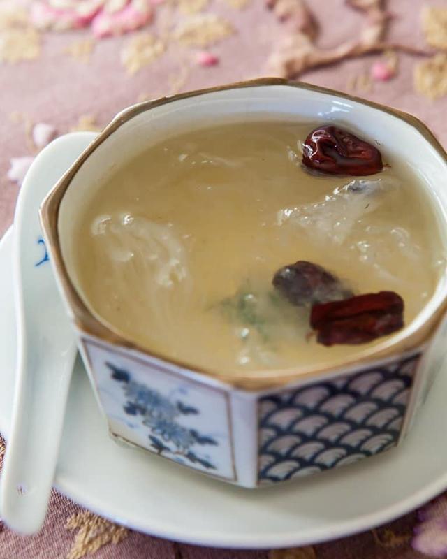 Chinese Swallow's Nest Soup With Rock Sugar Chinese