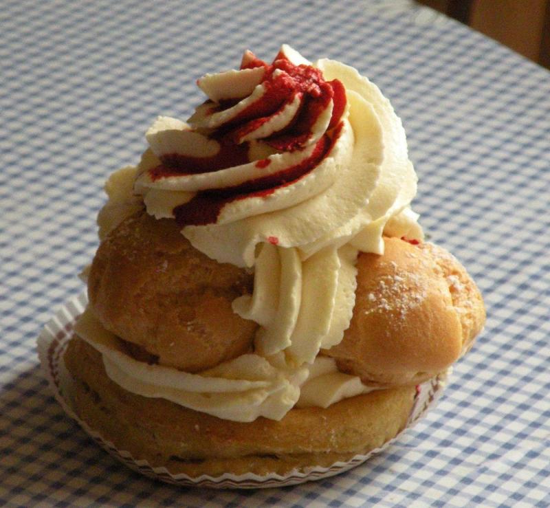 St Honore Cake French